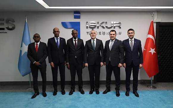 Bakan Işıkhan, Somalili mevkidaşı ile bir araya geldi